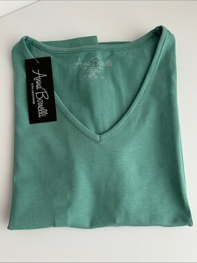 Peruvian Pima Cotton Women’s V-Neck T-Shirt - Small green color
